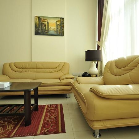 Center Ville Hotel Абу-Даби Экстерьер фото