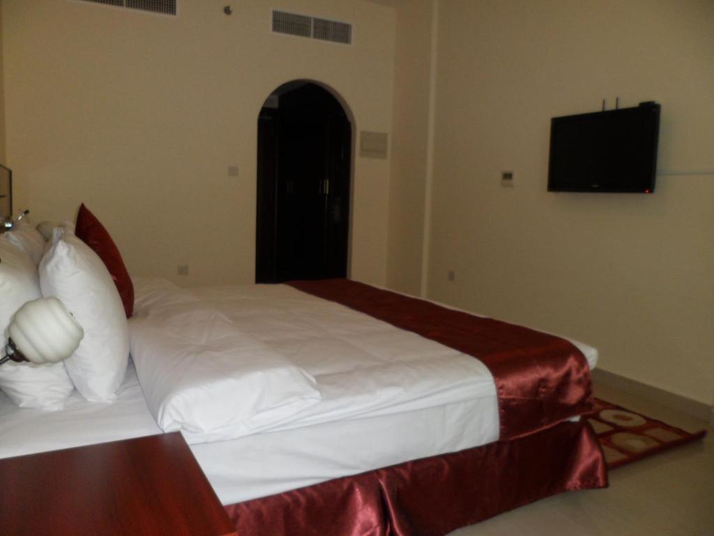 Center Ville Hotel Абу-Даби Экстерьер фото