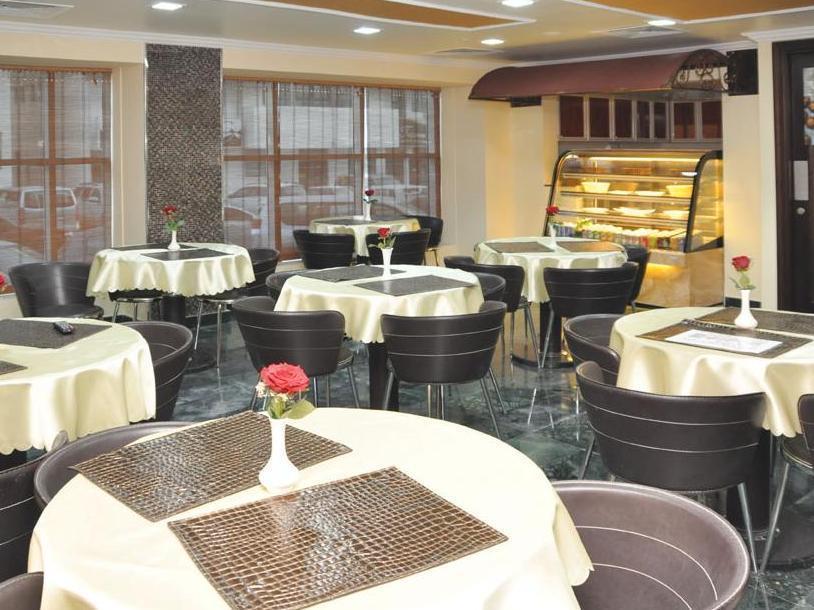 Center Ville Hotel Абу-Даби Экстерьер фото